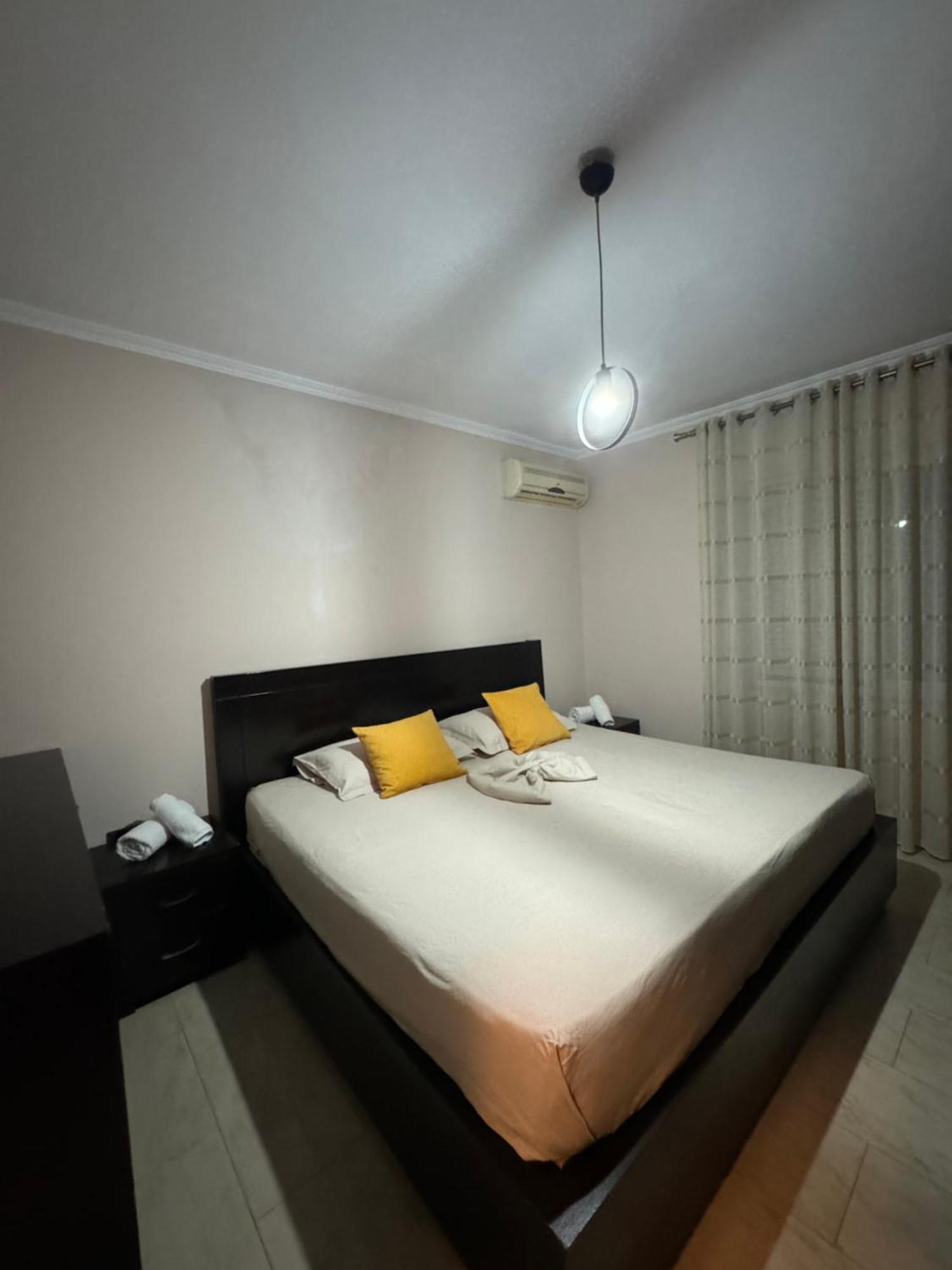 Toptani Center Apartment Тирана Екстериор снимка